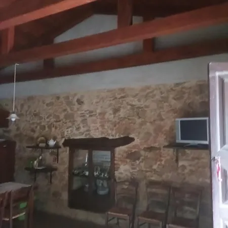 - Fattoria Didattica Caratozzolo Farm stay *